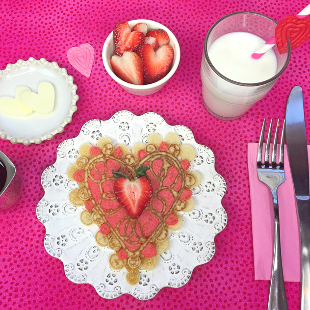 heart-lace-pancakes_beauty-shot-736