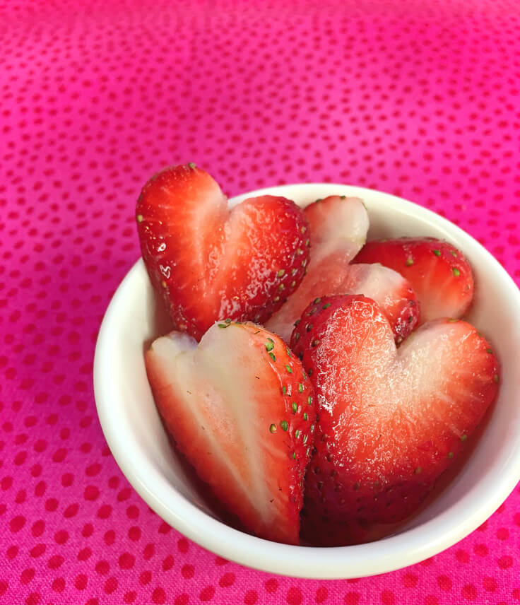 heart-lace-pancakes_strawberries-736